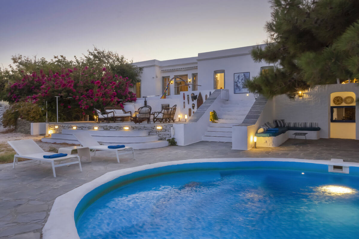 Villa Morpho exterior